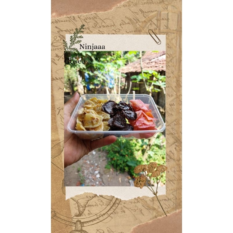 

kripik coklat hitam Di buat dari pisang puiran dan di proses dengan profesional sehingga menciptakan eita rasa yang khras. Renyah dan manis lumer berpadu memanjakan lidah anda.