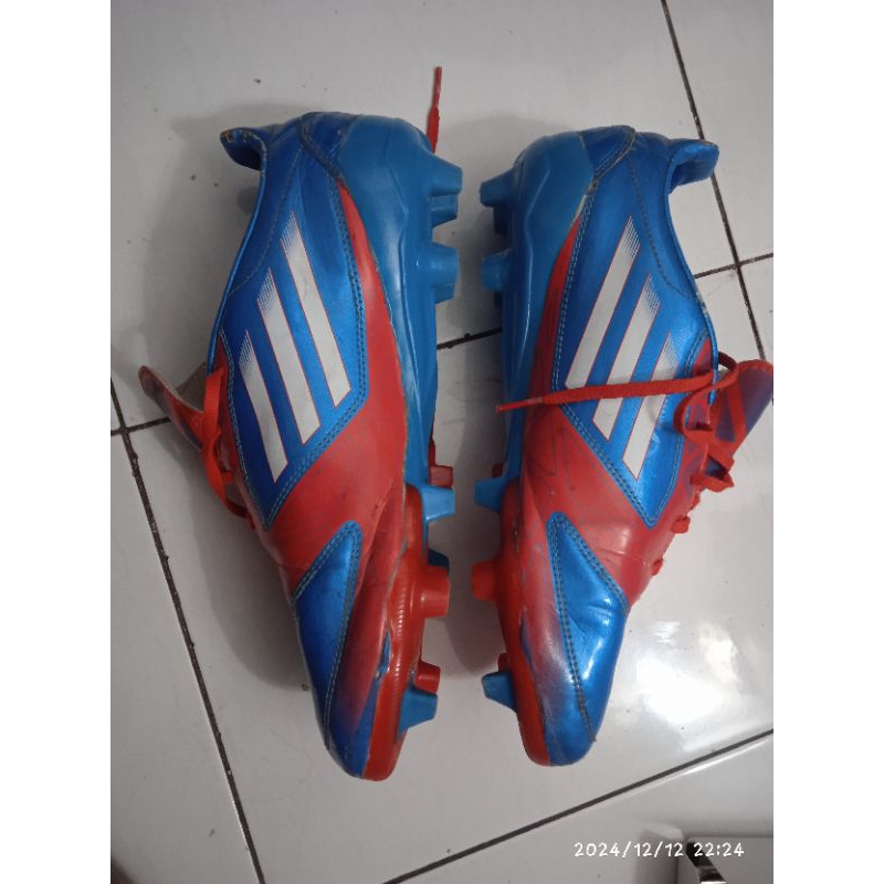 Sepatu bola Adidas f10 blue red second original