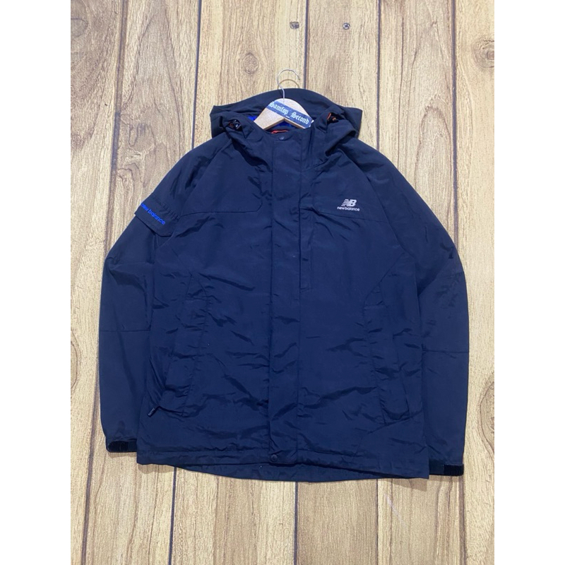 JAKET NEW BALANCE SAKU SAMPING GORPCORE OUTDOOR BEKAS SECOND TERBAIK