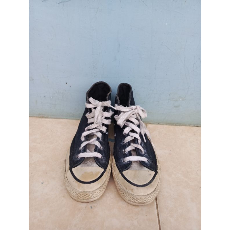 sepatu Converse x Essentials fear of god