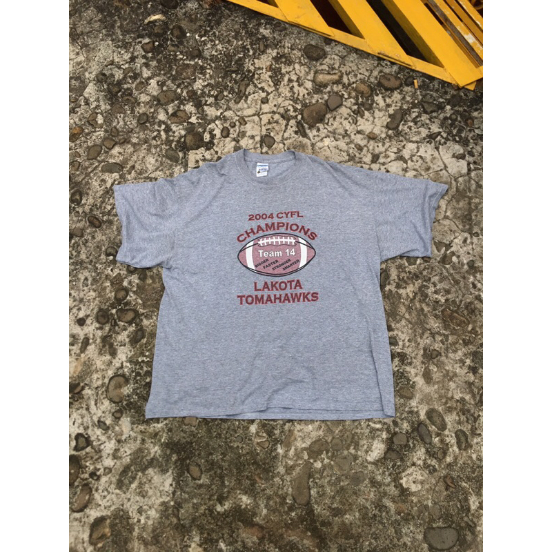 Kaos Vintage / Vintage Tshirt 2004 CYFL CHAMPION LAKOTA TOMAHAWKS