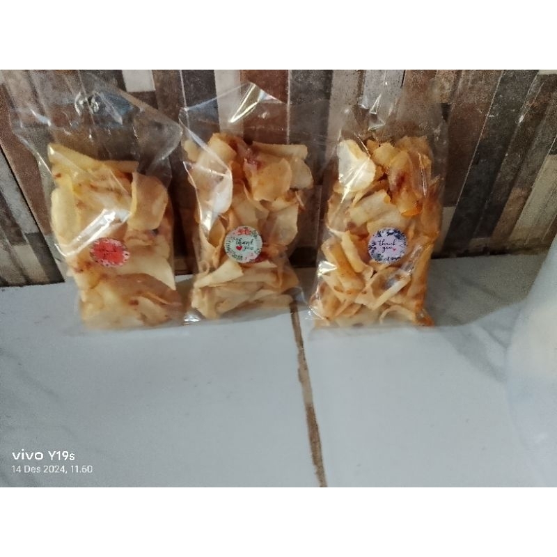 

kripik singkong cemilan makanan ringan enak