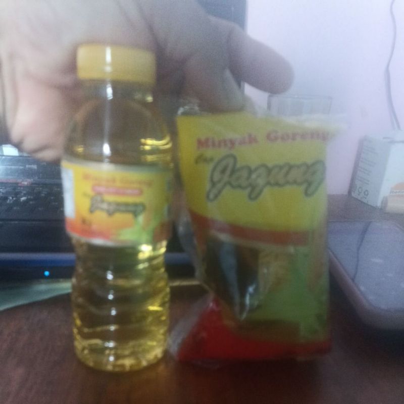

minyak goreng cap jagung ukuran 200 ml bantal dan botol