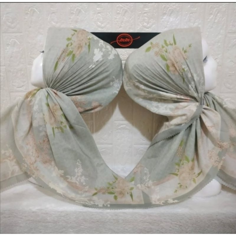 HIJAB SEGI EMPAT VOAL MOTIF BUNGA SAGE MINT