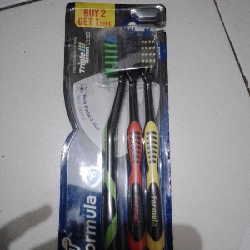 sikat gigi formula triple action