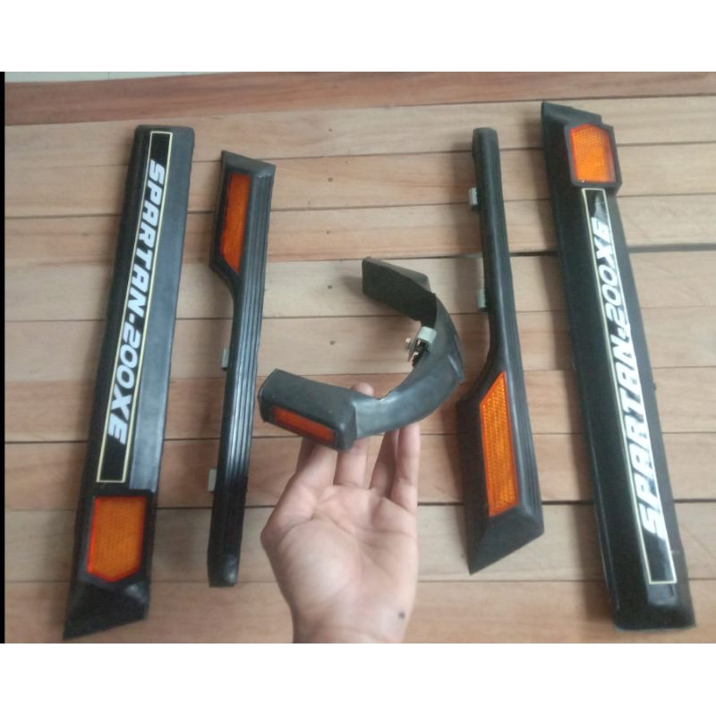 Karet bodi trim Spartan