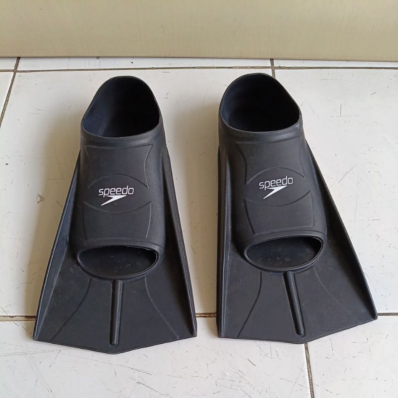 Preloved kaki katak renang speedo hitam