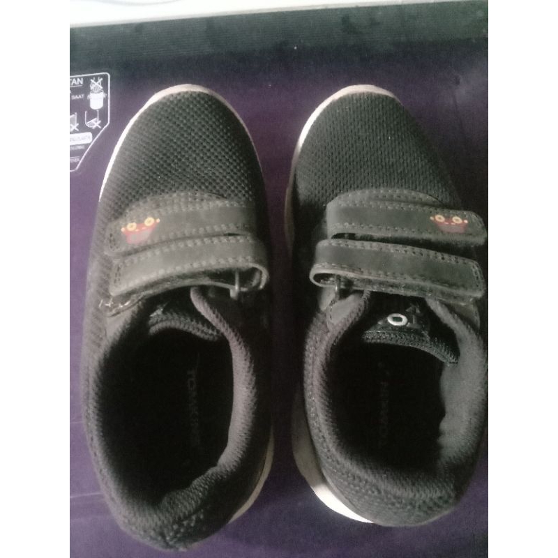 sepatu Tomkins anak preloved