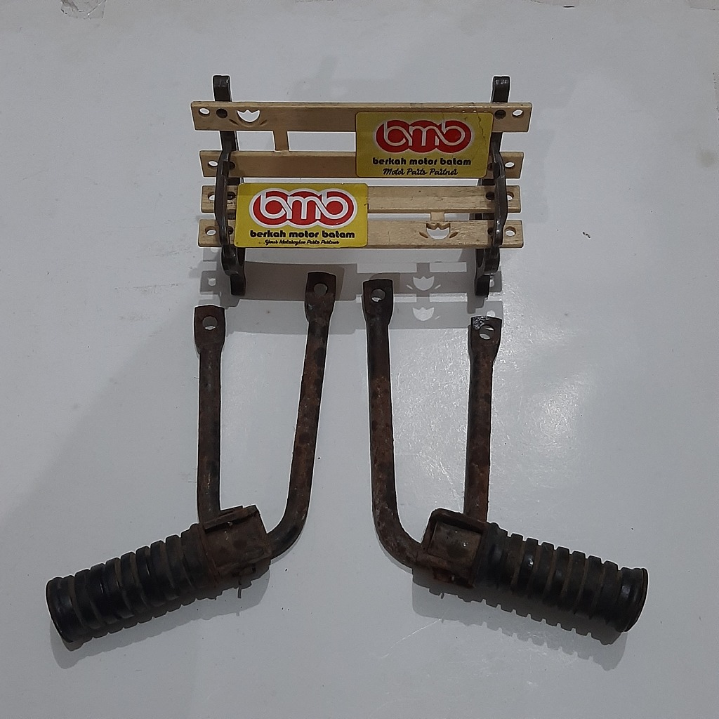 (11) Honda XL 200 R Brazil breket bracket footstep set karetnya