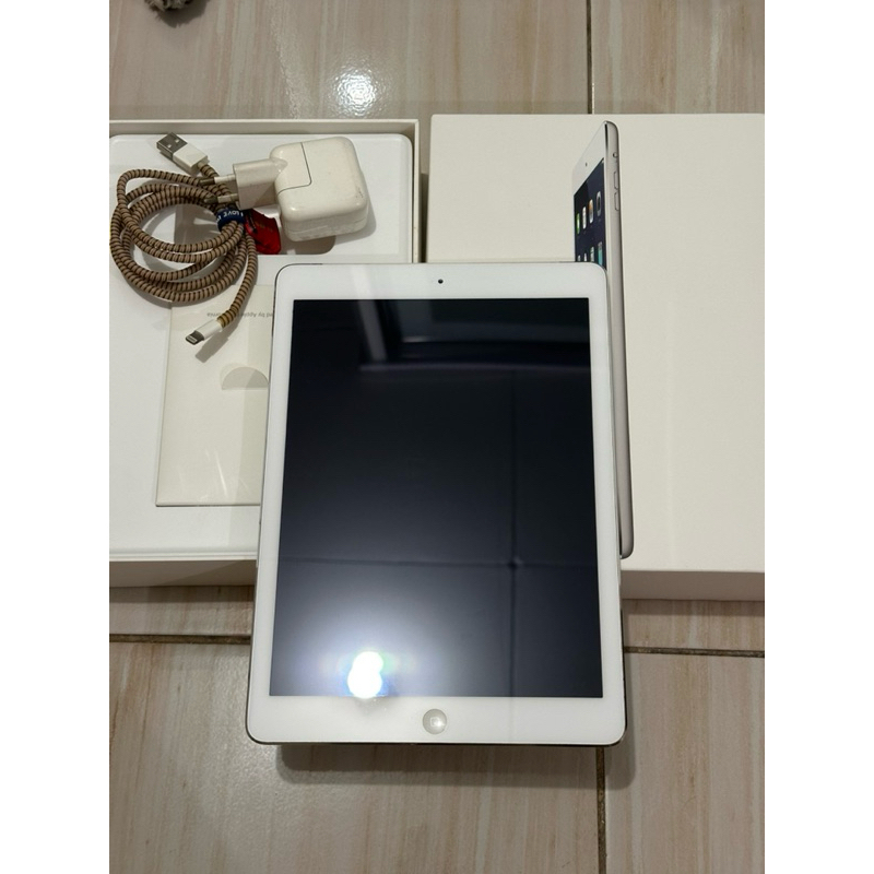 SECOND Ipad Air 1 / Silver / Wifi cell / 16 GB | tablet | apple