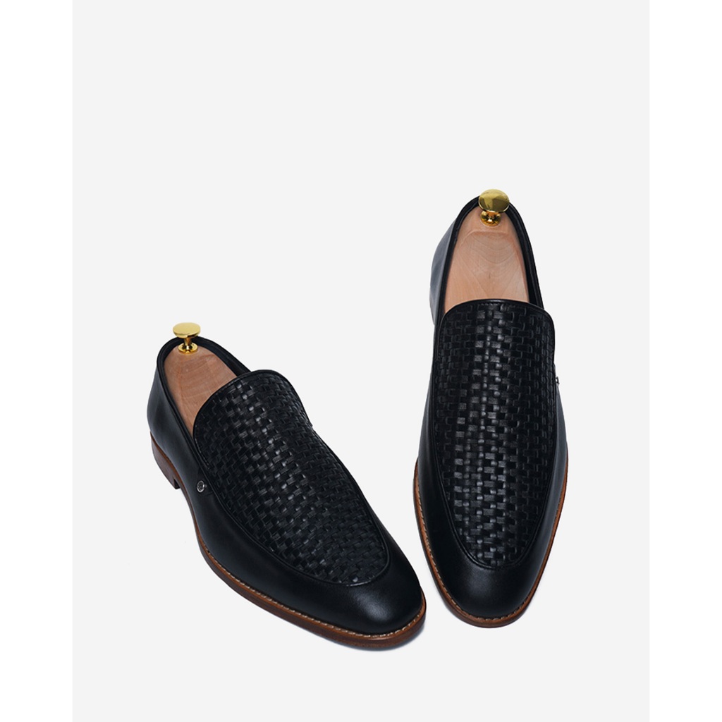 Buccheri Heka Black Signature Collection