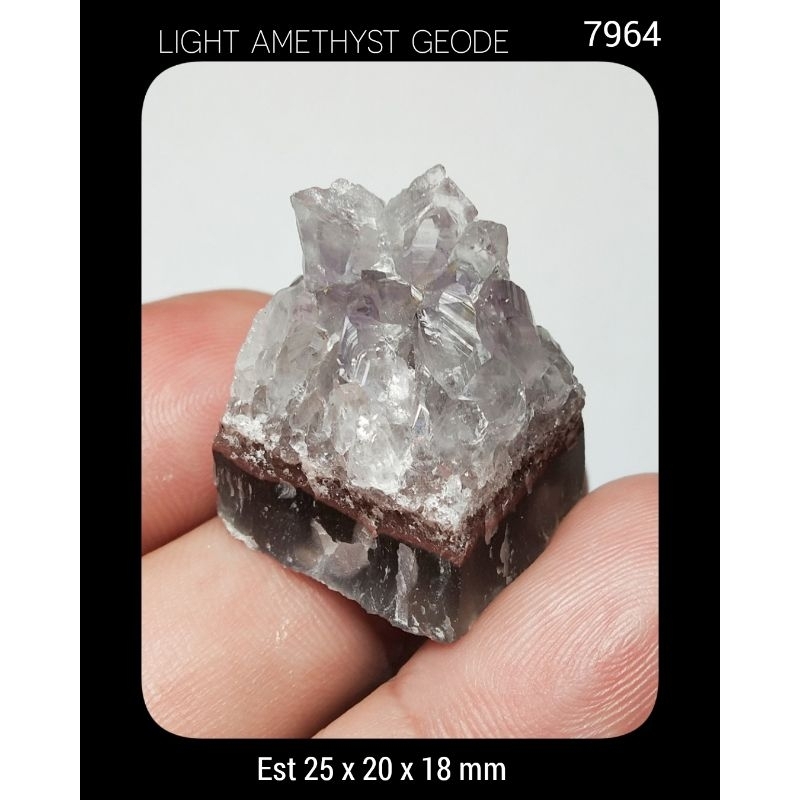 7964 Batu Light Amethyst Geode
