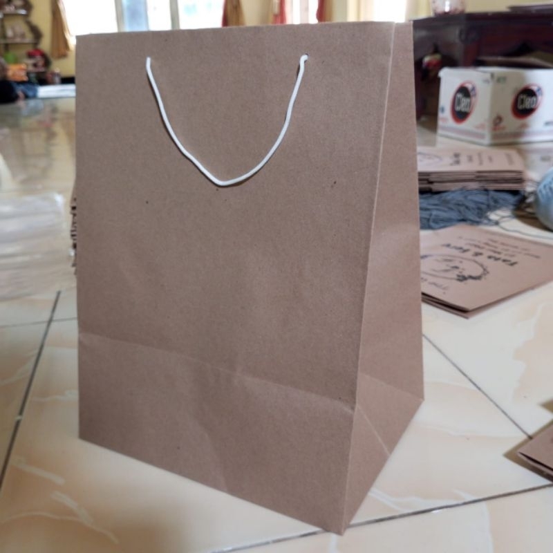 

Paperbag Kraft 125gsm uk. 20cm*10cm*26cm