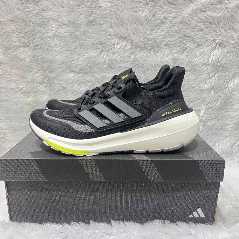 Sepatu runing ULTRABOOST 23 CLOUD BLACK WHITE