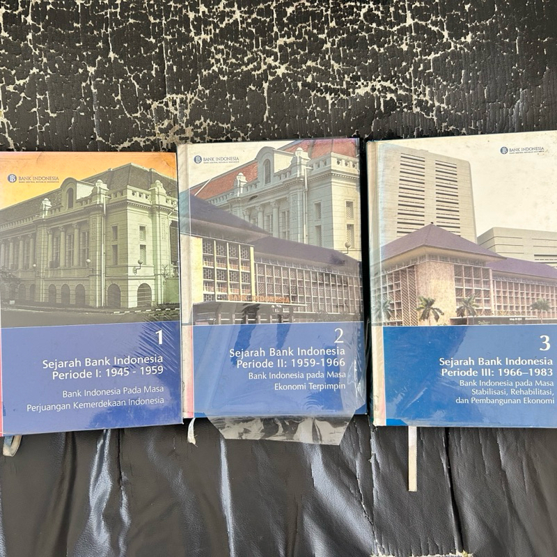 (Original) Sepaket 3 buku sejarah bank indonesia