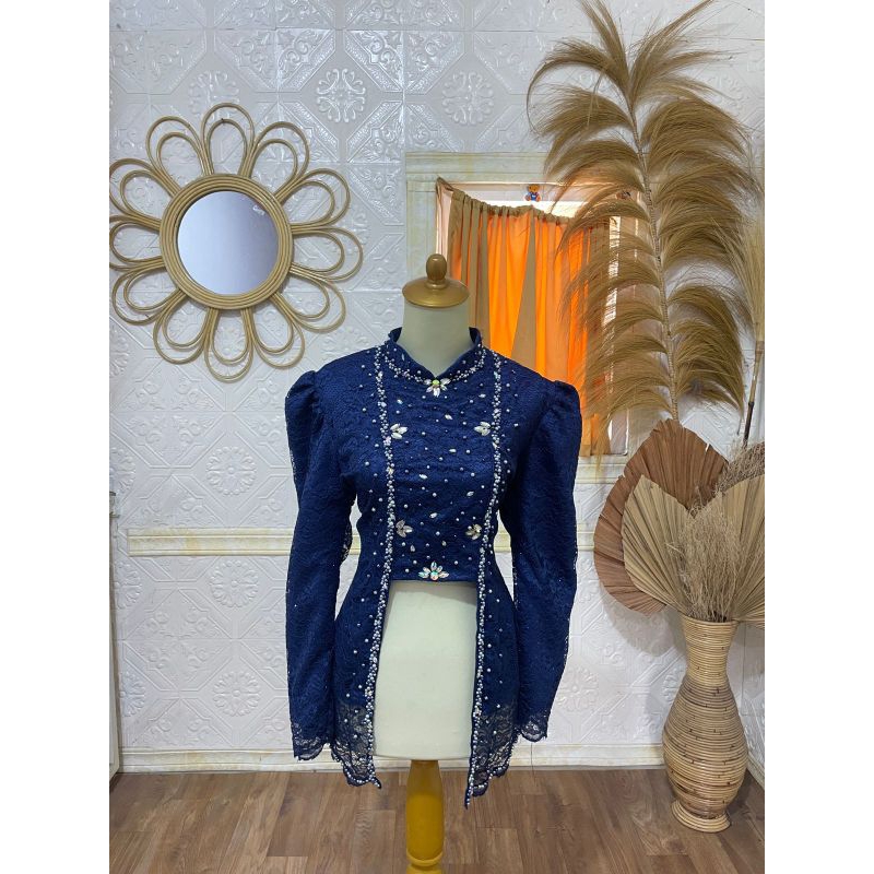 kebaya wisuda muslim