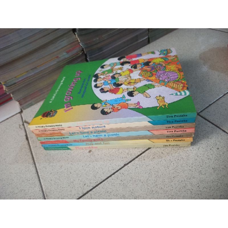 Buku Anak  A Child's Growing World