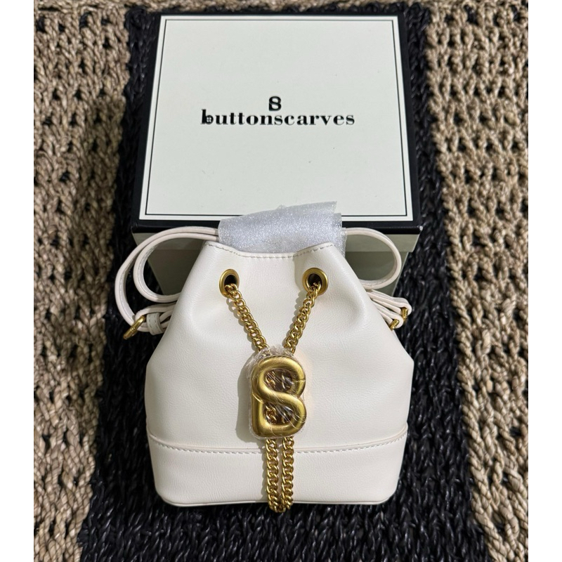 myra bag buttonscarves