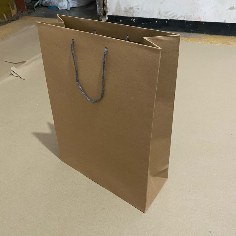 

Paperbag Polos Coklat Ukuran 30x12x40 (Paket 12pcs) |Tas Kado |Tas Souvenir Termurah