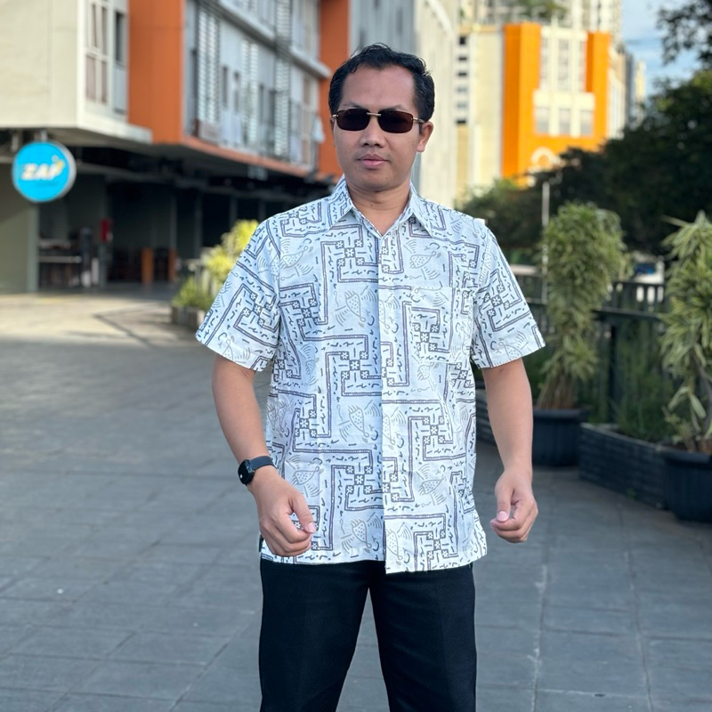 Hem batik pria PUTIH 804 bahan katun lengan pendek