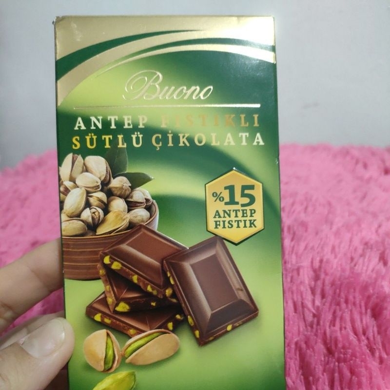 

coklat dengan full pistachio