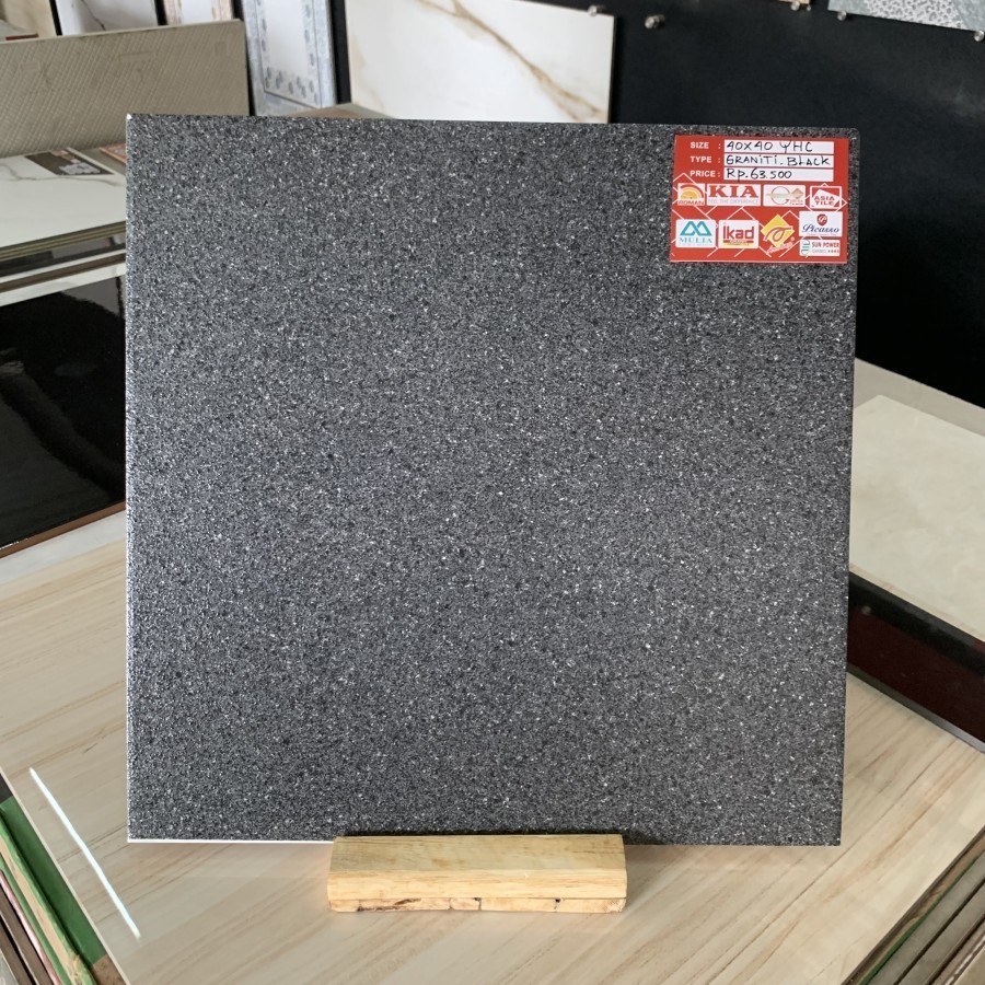 KERAMIK LANTAI AGNESI BLACK UKURAN 50X50 | KERAMIK LANTAI MINIMALIS