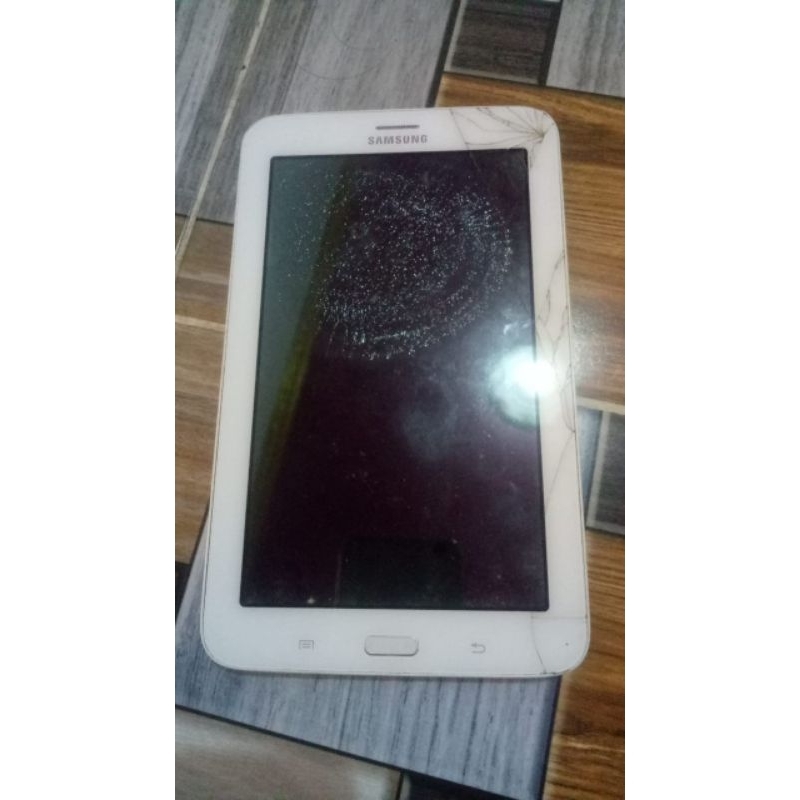 DUA UNIT SAMSUNG GALAXY TAB 3v  DAN SAMSUNG TAB 3 LITE MINUS LCD YG NORMAL SEMOGA AMANAH