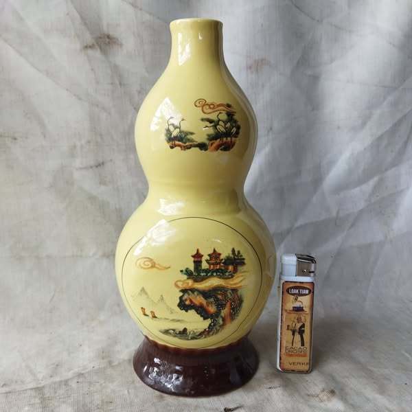 Pajangan Botol Keramik Kuning Bentuk Labu Tanpa TUTUP