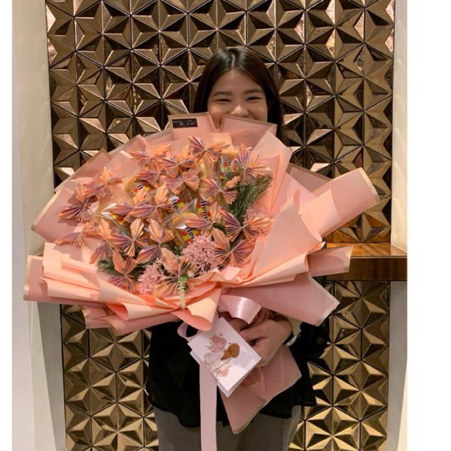 

Bread & Money Bouquet Buket Roti & Uang 40Lembar Bentuk Kupu-kupu