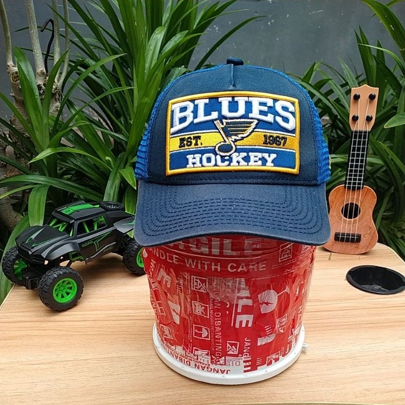 Topi Trucker Blues Hockey By NHL