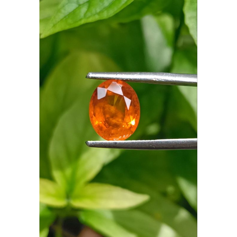 yellow sapphire corundum tanzania HQ 4.42 carat berilium heat good luster dgn memo MRI