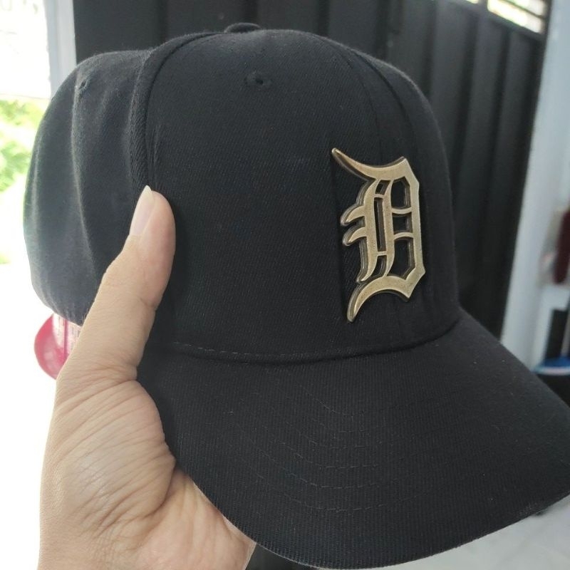 Topi Second Detroit Logo Besi