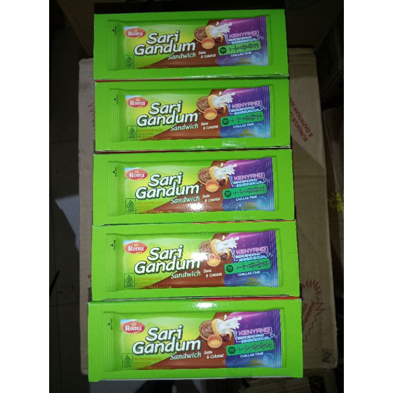 

Roma Sari Gandum Sandwich Rasa Susu & Coklat 1 Pack 324g