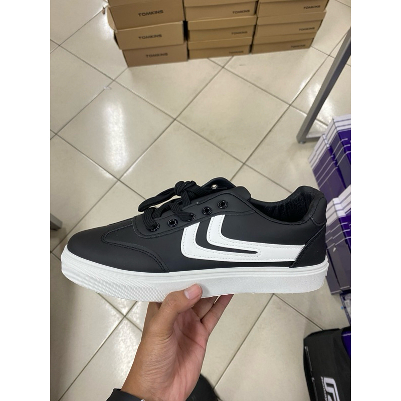 SEPATU CASUAl DR.KEVIN