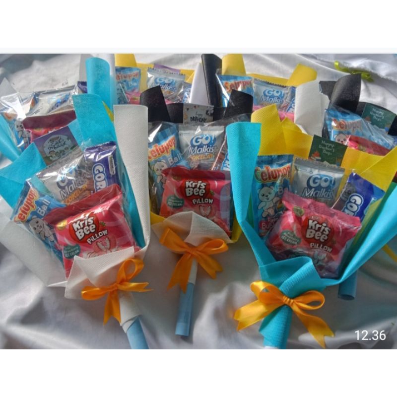 

(bisa riques kartu ucapan) buket snack buket idul Fitri buket hari guru buket ulangtahun sofenir ulang tahun free kartu ucapan apa aja boleh