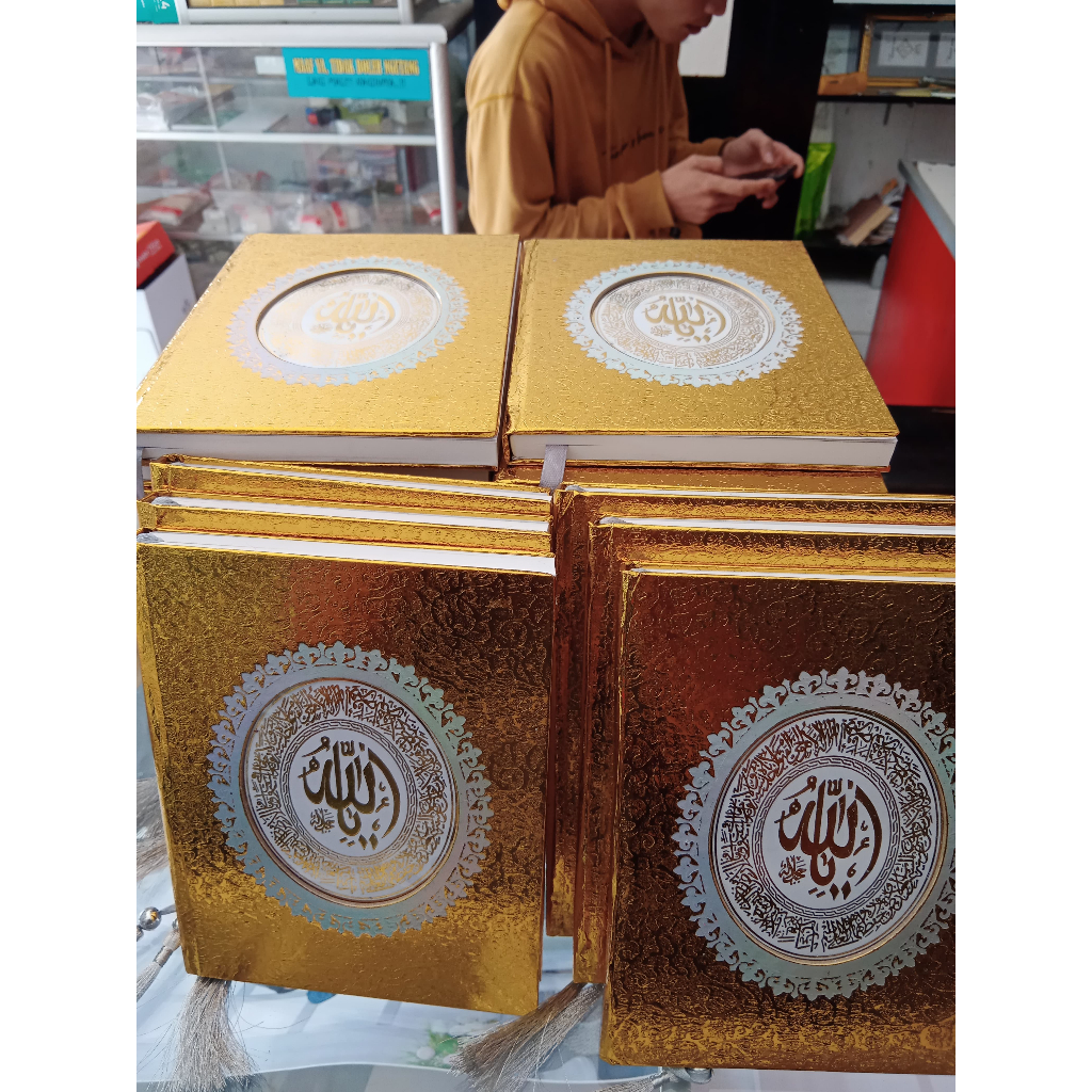 

yasin dan tahlil hardcover MQ isi 144 hal hvs