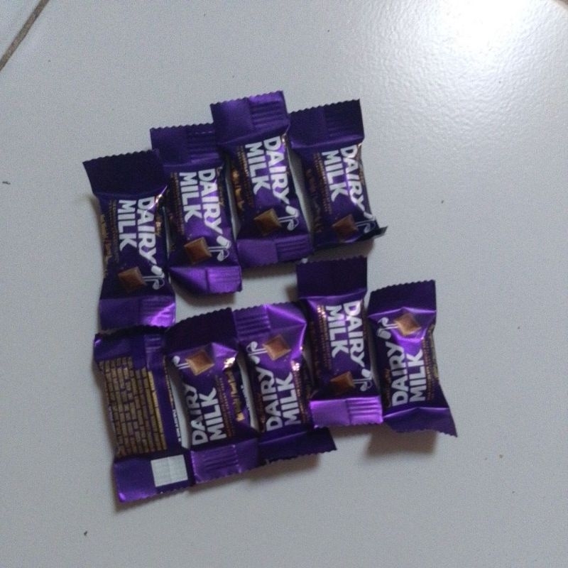 

Cokelat Cadbury dairy milk 9 Pcs x 4.5gr