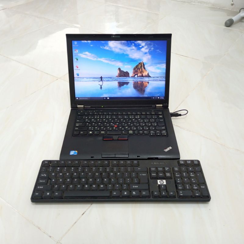 Lenovo Core i5 minus keyboard (pakai keyboard usb). Laptop cas keyboard