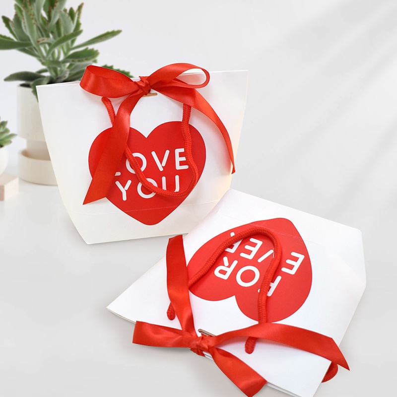 

Paperbag valentine / kantong kado fancy / tas kado hati / kantong souvenir hampers heart