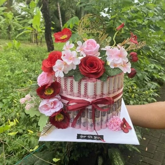 MONEY CAKE MONEY TART BUKET UANG BENTUK KUE MURAH FREE PACKING KARDUS BISA REQUEST TEMA WARNA