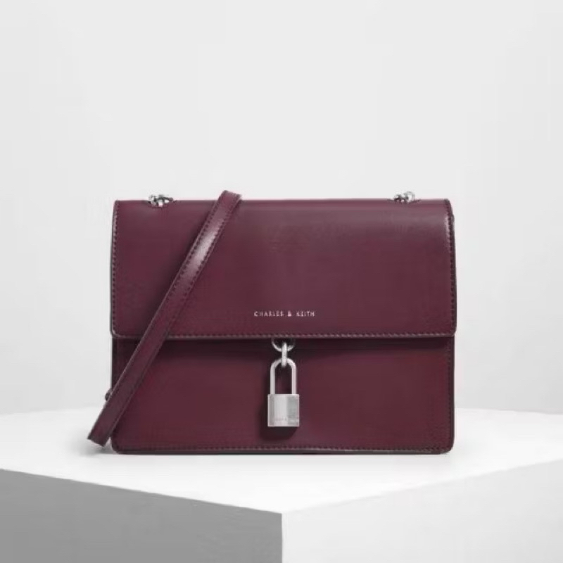 Charles & Keith Tas Selempang Merah / Tas CK