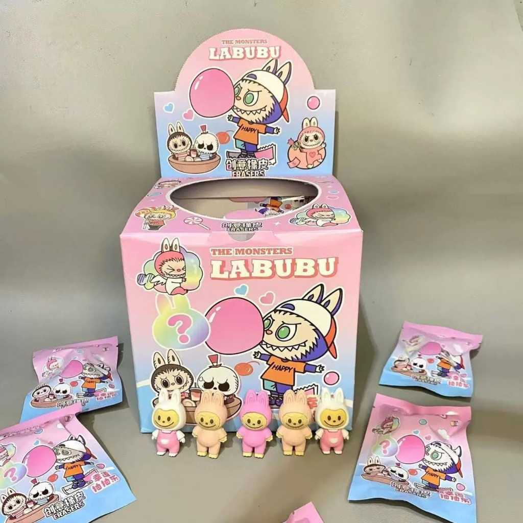 

1 BOX 32 PCS PENGHAPUS LABUBU MISTERI BAG PENGHAPUS MYSTERY LABUBU PENGHAPUS MINIATUR LABUBU MISTERI 1 BOX ISI 32 PCS TERMURAH
