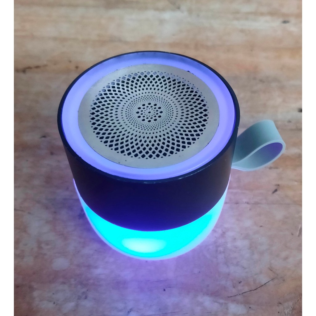 Speaker Bluetooth portable lampu warna warni