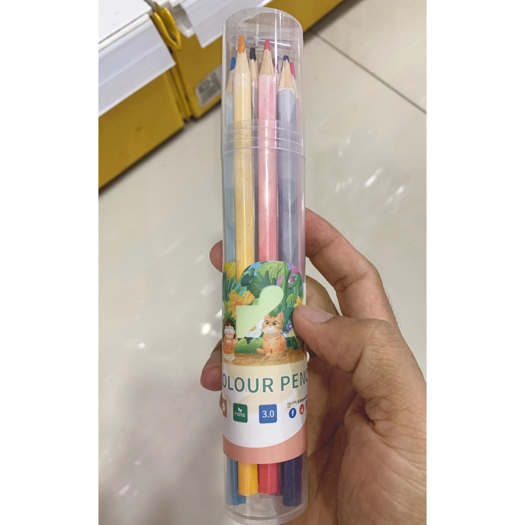 

Pensil warna dengan rautan isi 12 warna