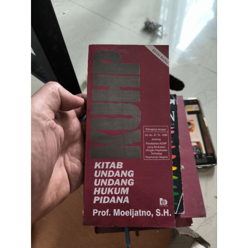 

Buku KUHp th 1999 by Prof Meoeljantp