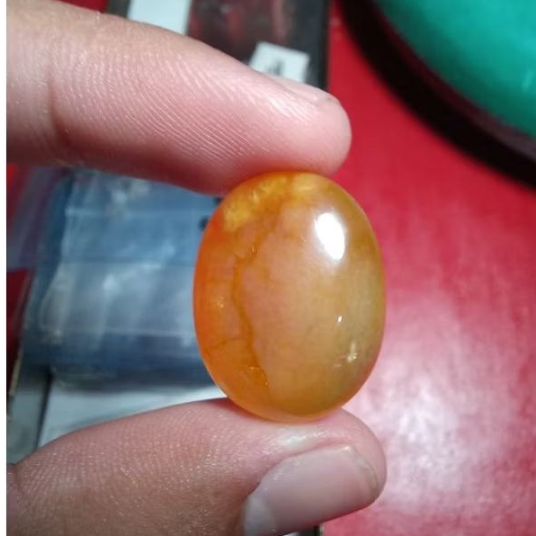 batu yakut kuning besar