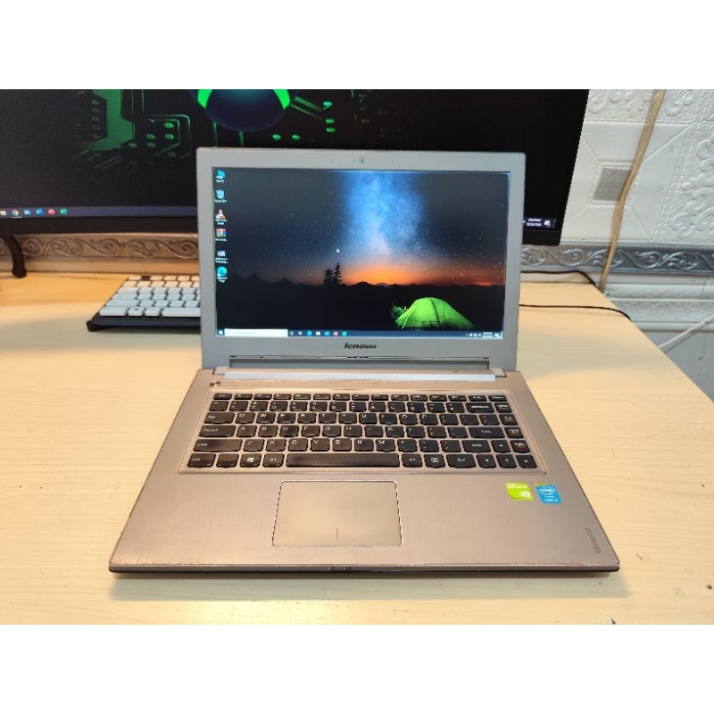 Laptop Lenovo Z410 Core i5 4200M 2.5Ghz 8GB/128GB SSD Nvidia GT 740M 2GB (Minus) Murah
