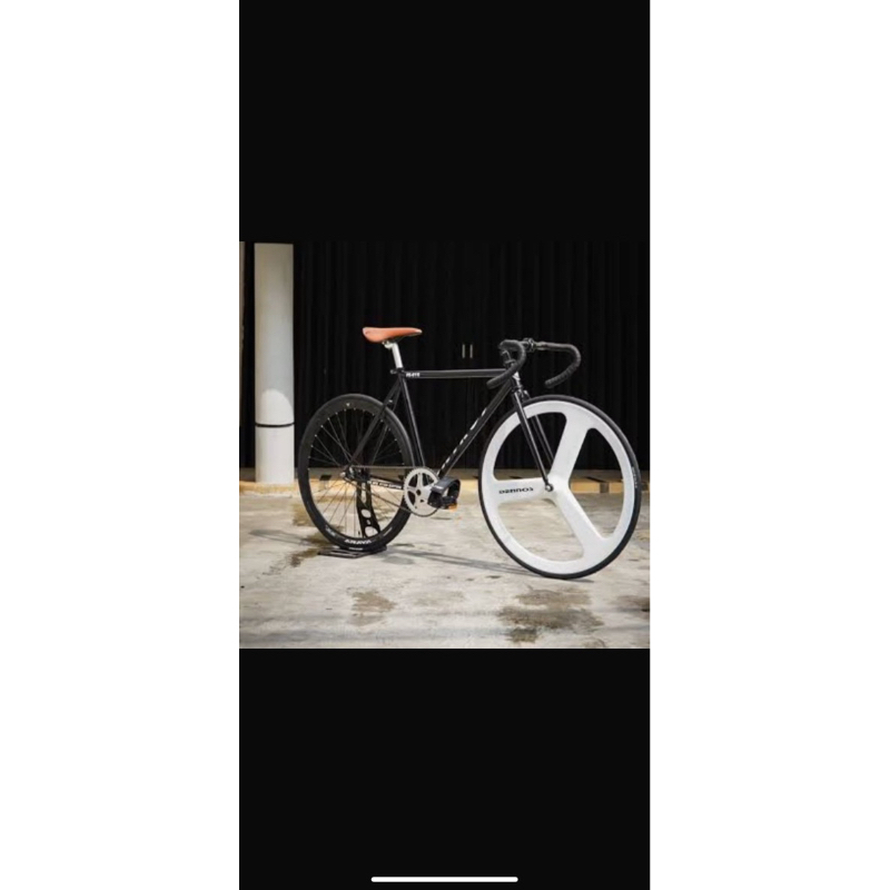 pre order sepeda fixie custom pesanan dengan velg depan palang 3 dennos kombinasi warna seperti foto