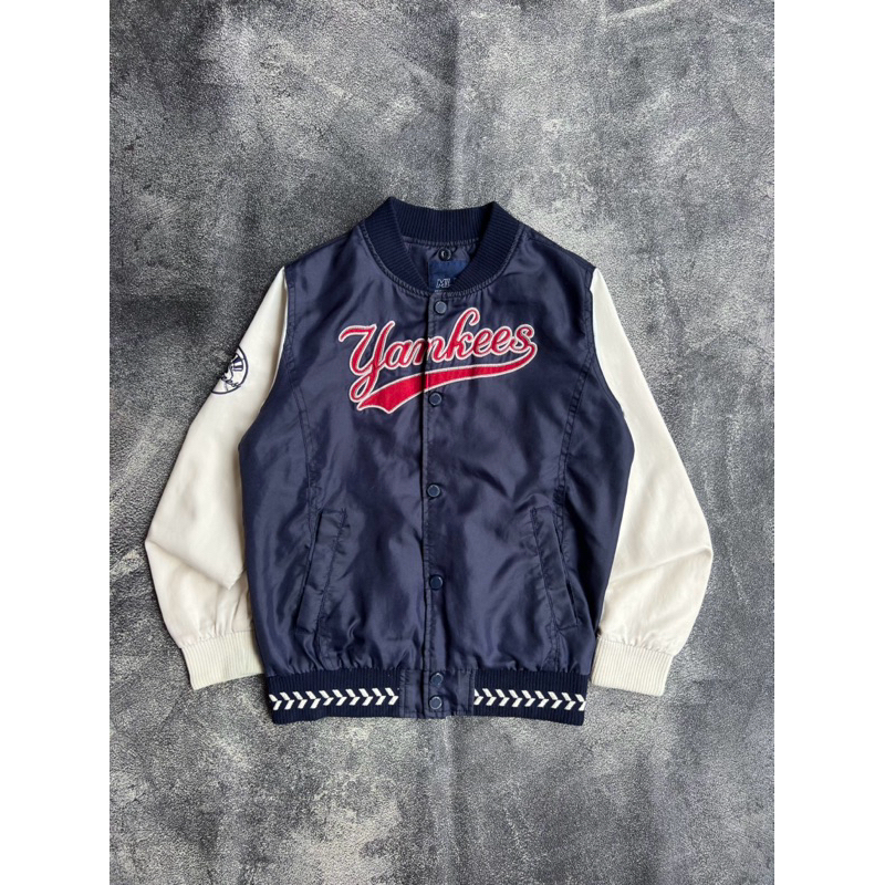VARSITY YANKES MLB
