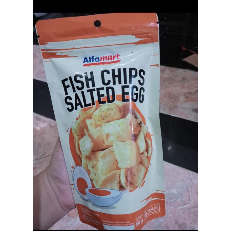 

keripik ikan dan telur asin UK 50gr uwenakkkk